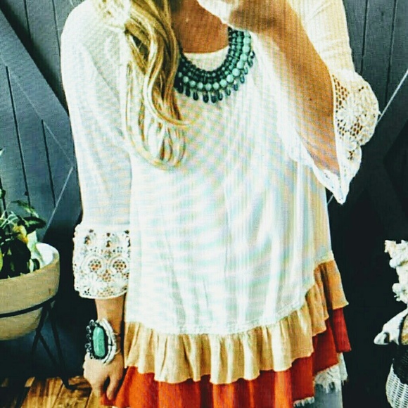 New Ruffled tunic top gorgeous - Picture 2 of 8